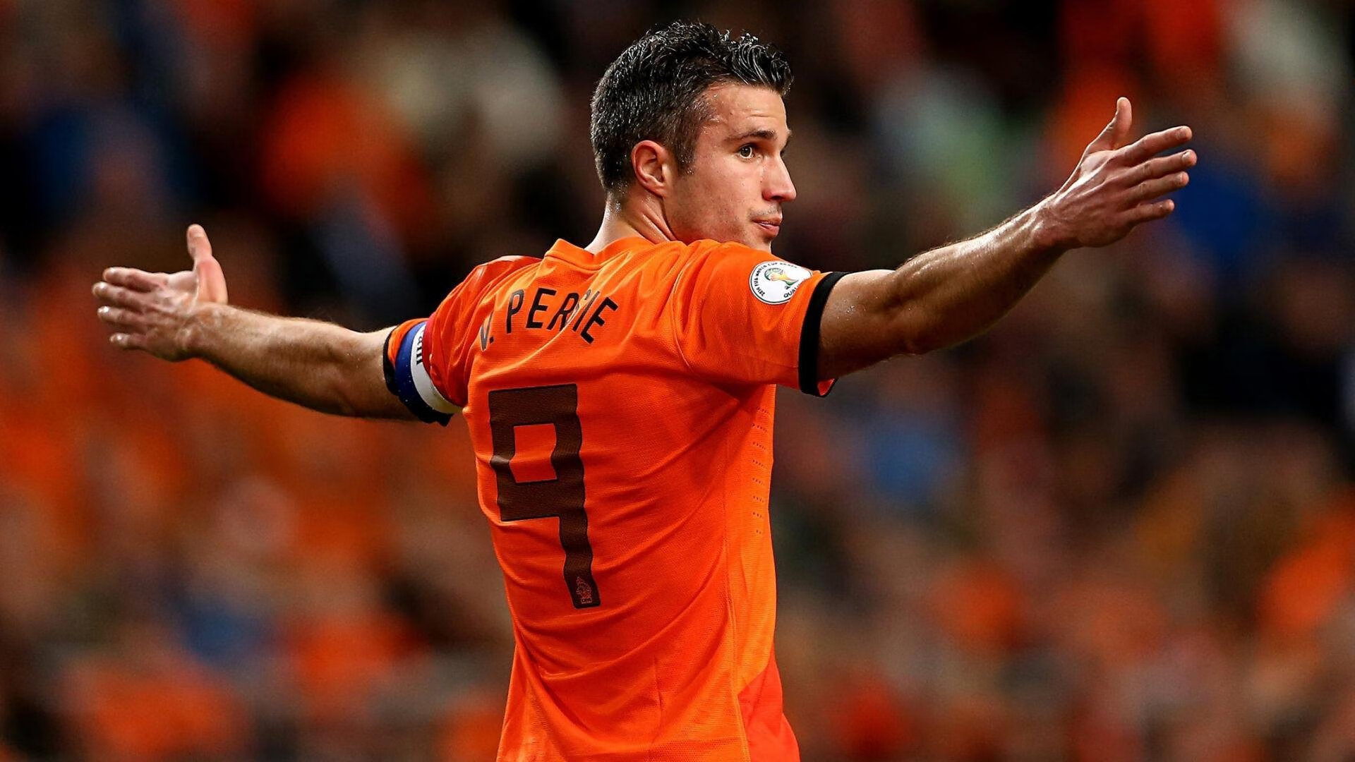 《电竞冠军背后的团队支撑：幕后英雄谁与争锋？》，电竞职业选手冠军