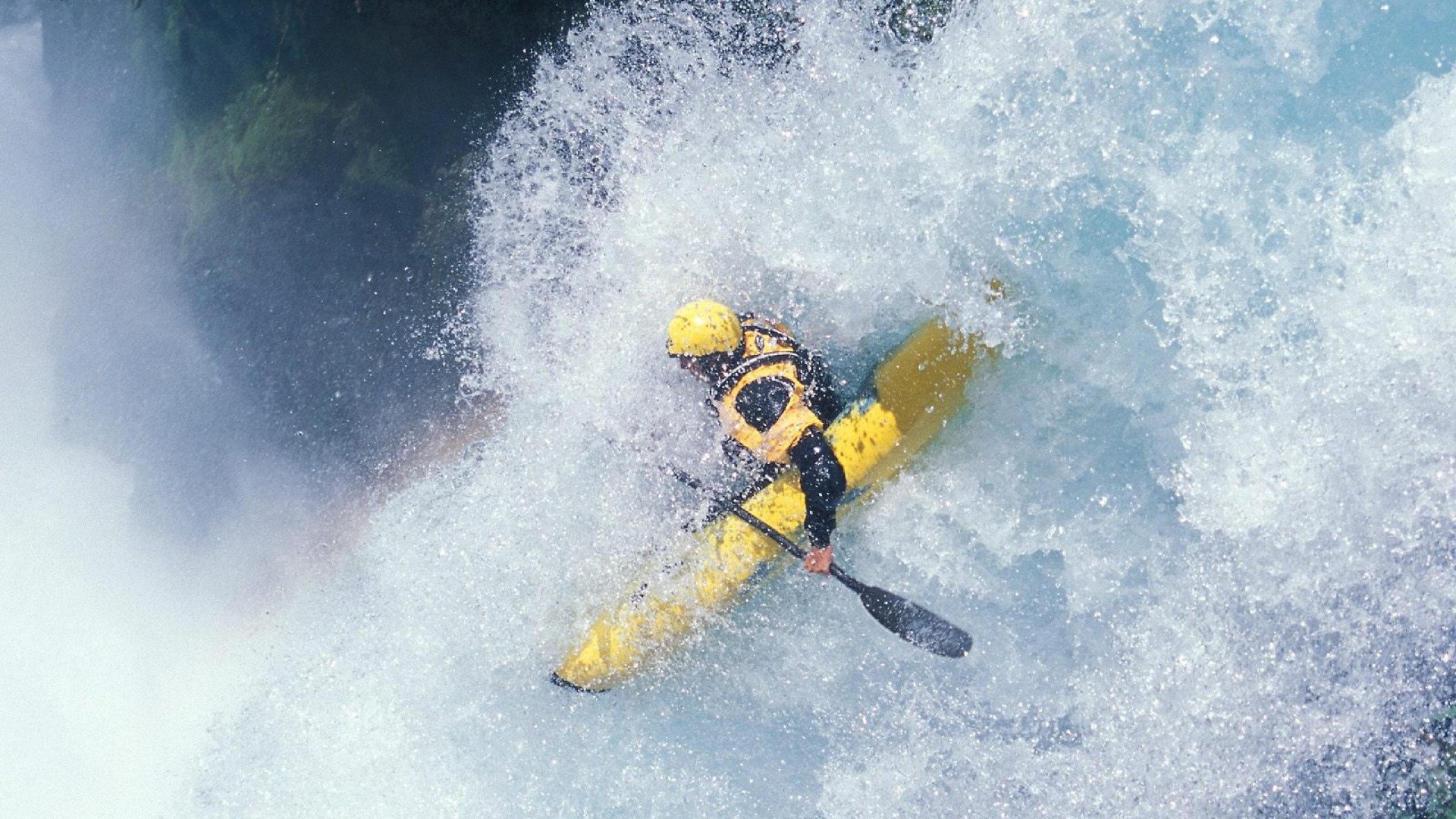 “英超焦点战：两豪门激烈对攻，场面精彩纷呈”，英超两大豪门
